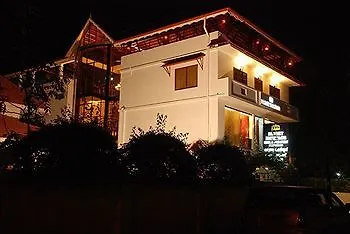 Hotel Bright Heritage Коччи